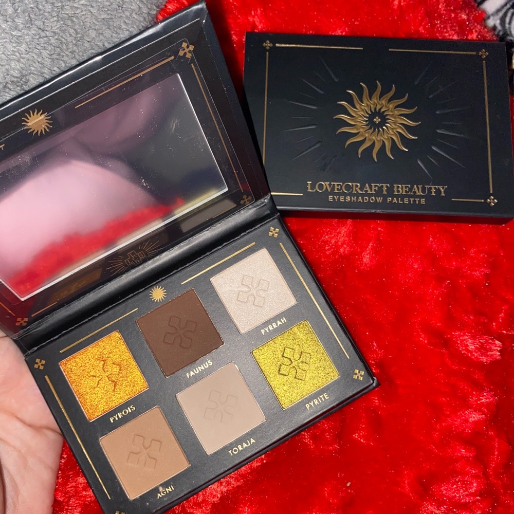 Lovecraft beauty eyeshadow palette